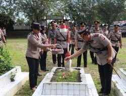 Peringati Hari Bhayangkara ke 78,Polres Landak Ziarah Makam Juang