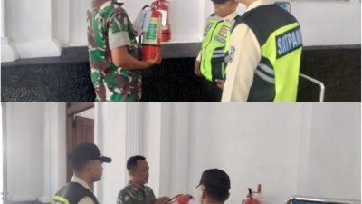 Babinsa Purwodiningratan Periksa Apar di Stasiun Jebres, Ini Tujuannya