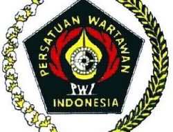 Konflik Internal,Keputusan Dewan Pers ;PWI Terancam