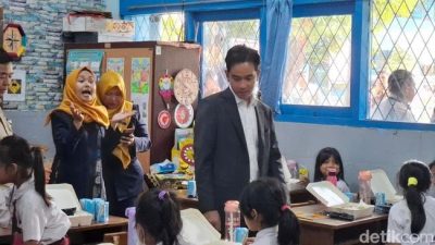 Wapres Gibran sambangi SDN 03 Menteng dalam rangka uji coba program makanan bergizi gratis