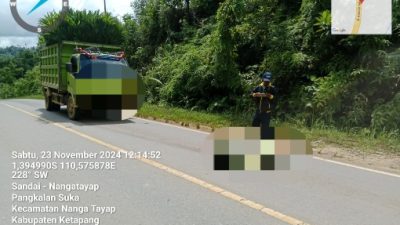 INSIDEN KECELAKAAN DI JALAN TRANS KALIMANTAN, PENGENDARA SEPEDA MOTOR MENINGGAL DUNIA