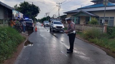 KECELAKAAN LALU LINTAS ANTARA DUA PENGENDARA MOTOR DI BENUA KAYONG