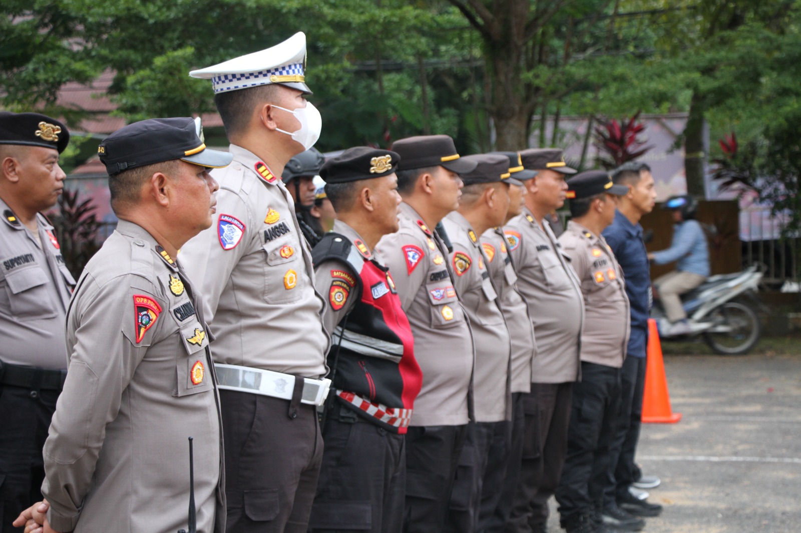 Kapolres Ketapang Turun Langsung Pantau Misa Di Gereja,Untuk Pastikan Misa Natal Berjalan Lancar Dan Kondusif   