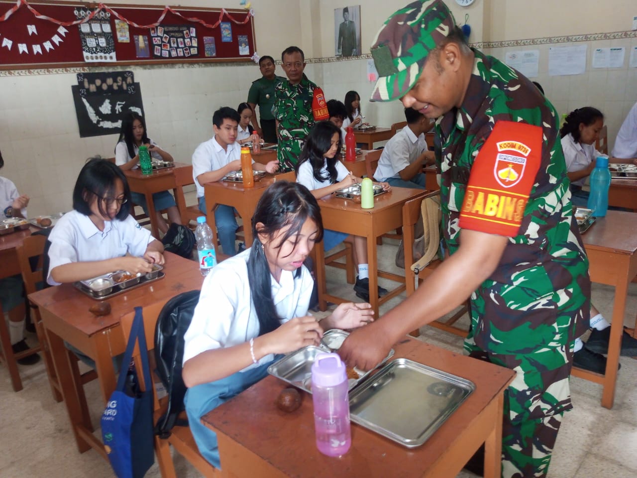 Kodim 0735/Surakarta Distribusikan Makanan Bergizi Gratis di Kota Solo,Sukseskan Program Pemerintah