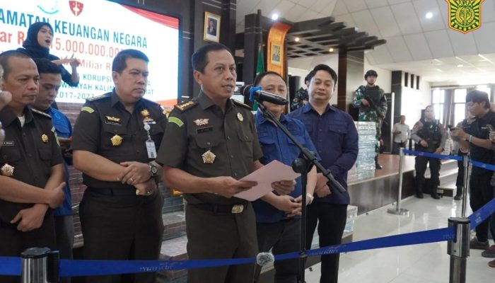 115 Miliar, Kejati Kalbar Berhasil Mengamankan Uang Dari Kasus Korupsi Tambang Bauksit